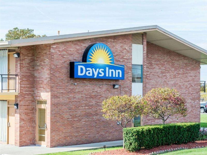 Days Inn By Wyndham Niles Exteriör bild