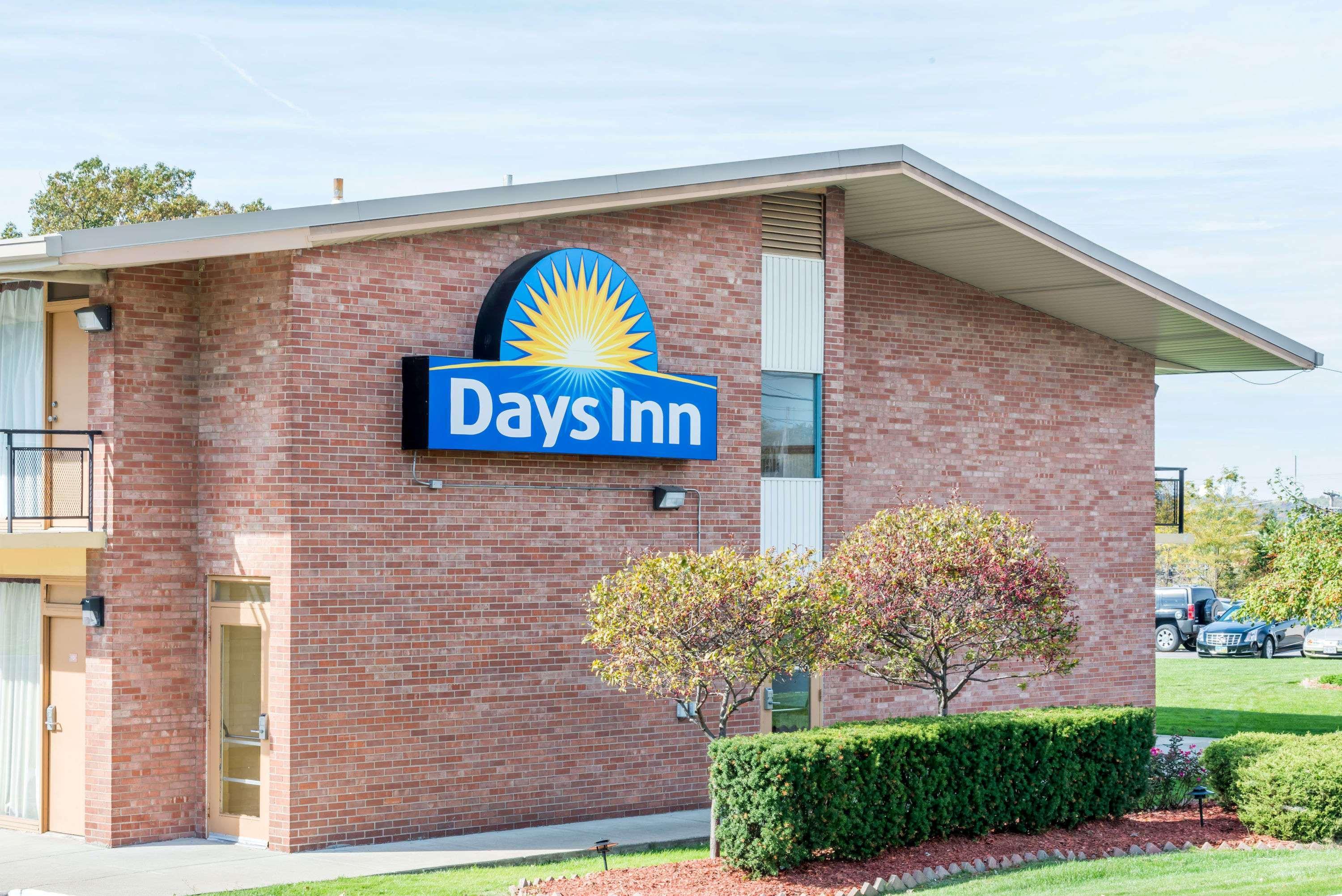 Days Inn By Wyndham Niles Exteriör bild